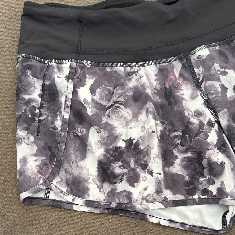 LULULEMON Speed Up Shorts 8 - Picture 8 of 14
